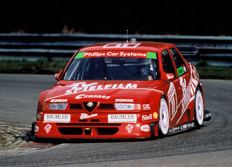 Alfa Romeo 155 ó÷àñòâîâàëà òàêæå è â êóçîâíûõ ÷åìïèîíàòàõ.  ñâî¸ âðåìÿ ýòîò áîëèä ñ 2,5-ëèòðîâûì V6 ïîä êàïîòîì áëèñòàë â íåìåöêîé ñåðèè DTM.