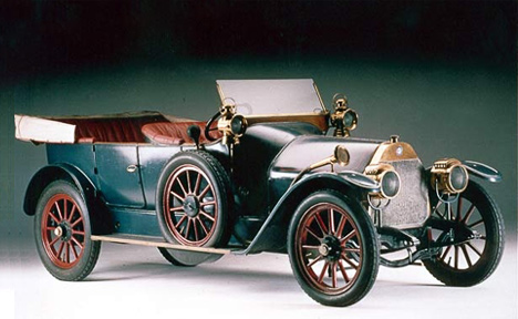 À âîò Tornado 20-30 HP óæå âûïóñêàëñÿ ïîä ìàðêîé Alfa Romeo.