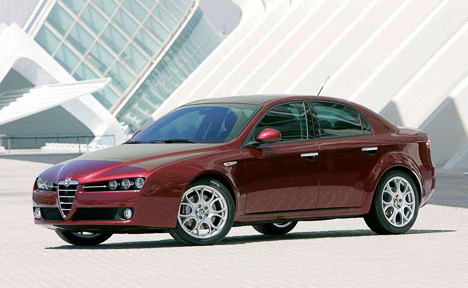Ìíîãèå äóìàëè, ÷òî ïîñëå ìîäåëè 156 Alfa Romeo íå ñìîæåò ñäåëàòü ÷òî-òî áîëåå êðóòîå. Íî èì óäàëîñü! Ñåäàí 159 ïðîñòî âçîðâàë àâòîìîáèëüíûé ìèð.