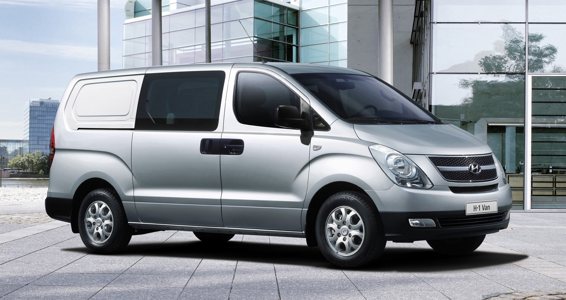 HYUNDAI H-1